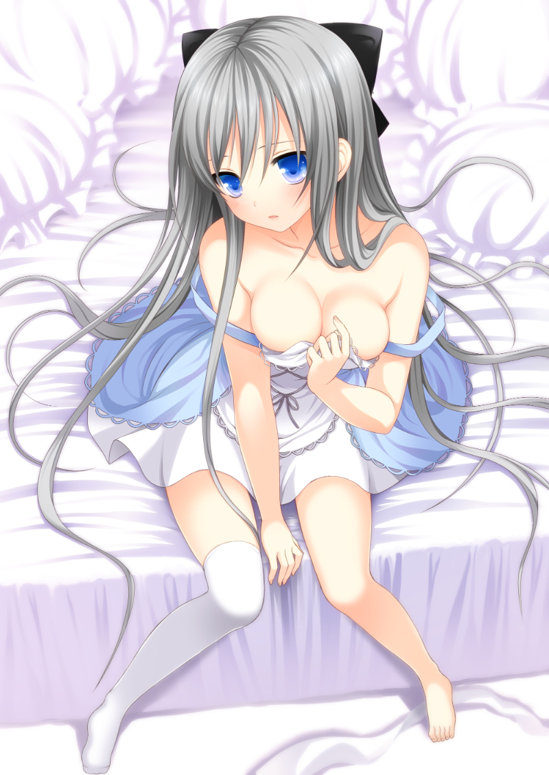 1girl bad_id bad_perspective bare_shoulders barefoot bed bed_sheet blue_eyes breasts bush cleavage collarbone covering covering_breasts feet from_above hair_ribbon long_hair looking_at_viewer looking_up makita_maki no_shoes open_mouth original pillow ribbon silver_hair single_thighhigh sitting solo stockings strap_slip thighhighs very_long_hair white_legwear