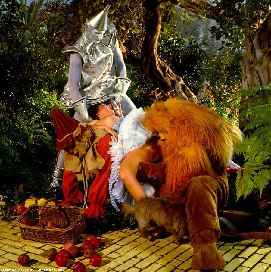 1995 cowardly_lion dorothy_gale scarecrow_(wizard_of_oz) the_wizard_of_oz tin_man toto wizard_of_oz