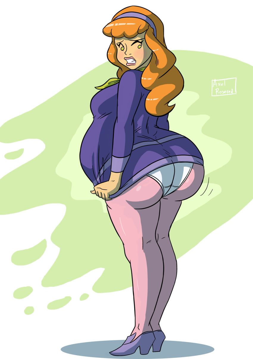 ass axel-rosered breasts daphne_blake green_eyes looking_back orange_hair plump pregnant scooby-doo solo